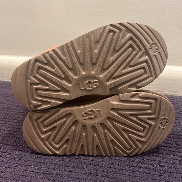 Ugg classic short water resistant genuine shearling boot   size 13 - Picture 4 of 8